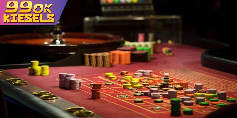 Mẹo Chơi Roulette: 10+ Chiến Thuật Từ Chuyên Gia Giúp Bạn Thắng Lớn Người chơi áp dụng mẹo chơi Roulette với chiến thuật James Bond